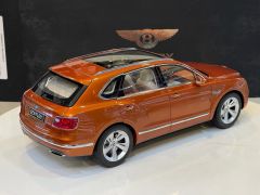 KYOSHO - BENTLEY BENTAYGA 2018