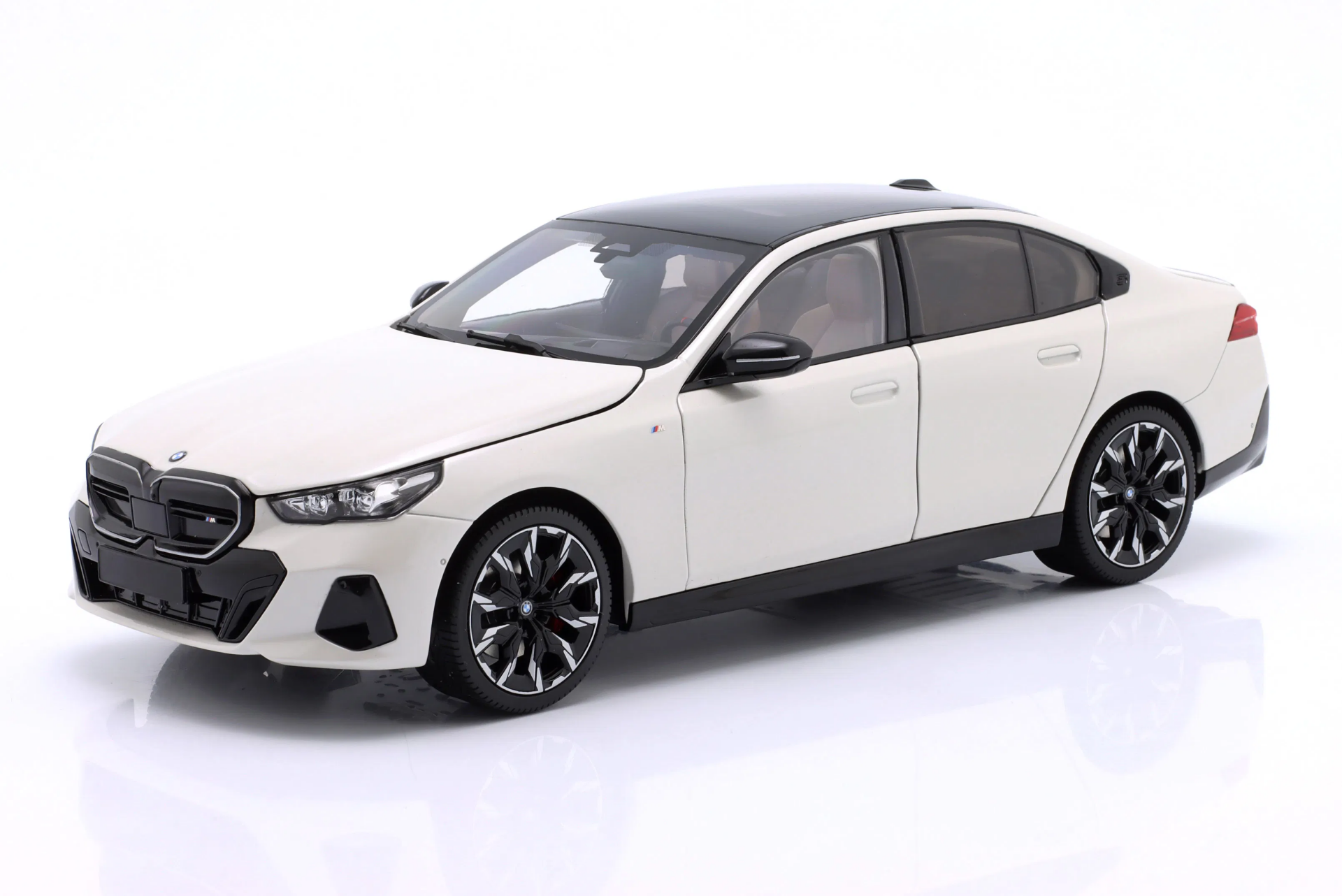 1/18 MINICHAMPS - BMW - 5-SERIES i5 (G60) 2023