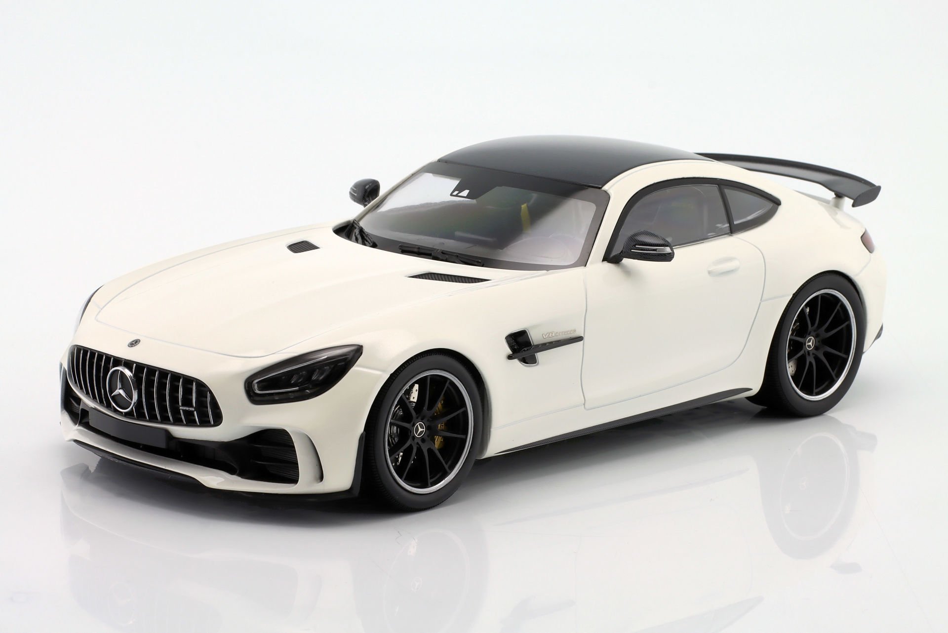 MINICHAMPS MERCEDES GT-R AMG BITURBO 2021
