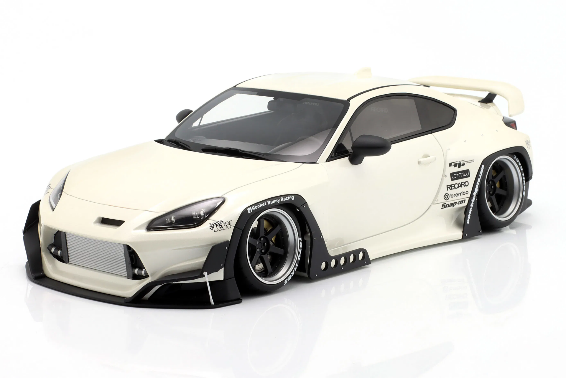 1/18 GT-SPIRIT - TOYOTA - GR86 COUPE 2023
