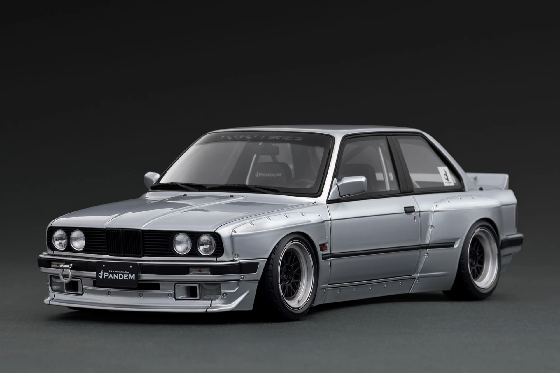 1/18 IGNITION PANDEM BMW M3 E30 Silver - IG3716