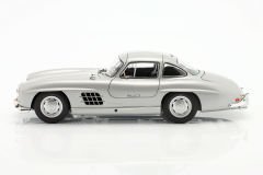 MINICHAMPS MERCEDES BENZ 300SL W198