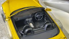 MOTORHELIX - HONDA - S2000 (AP2) SPIDER WITH ENGINE AND ACCESSORIES 2000