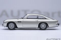 AUTOART - ASTON MARTIN - DB5 1964 - 007 JAMES BOND - GOLDFINGER - MISSIONE GOLDFINGER WITH WEAPONS