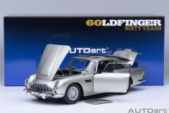 AUTOART - ASTON MARTIN - DB5 1964 - 007 JAMES BOND - GOLDFINGER - MISSIONE GOLDFINGER WITH WEAPONS