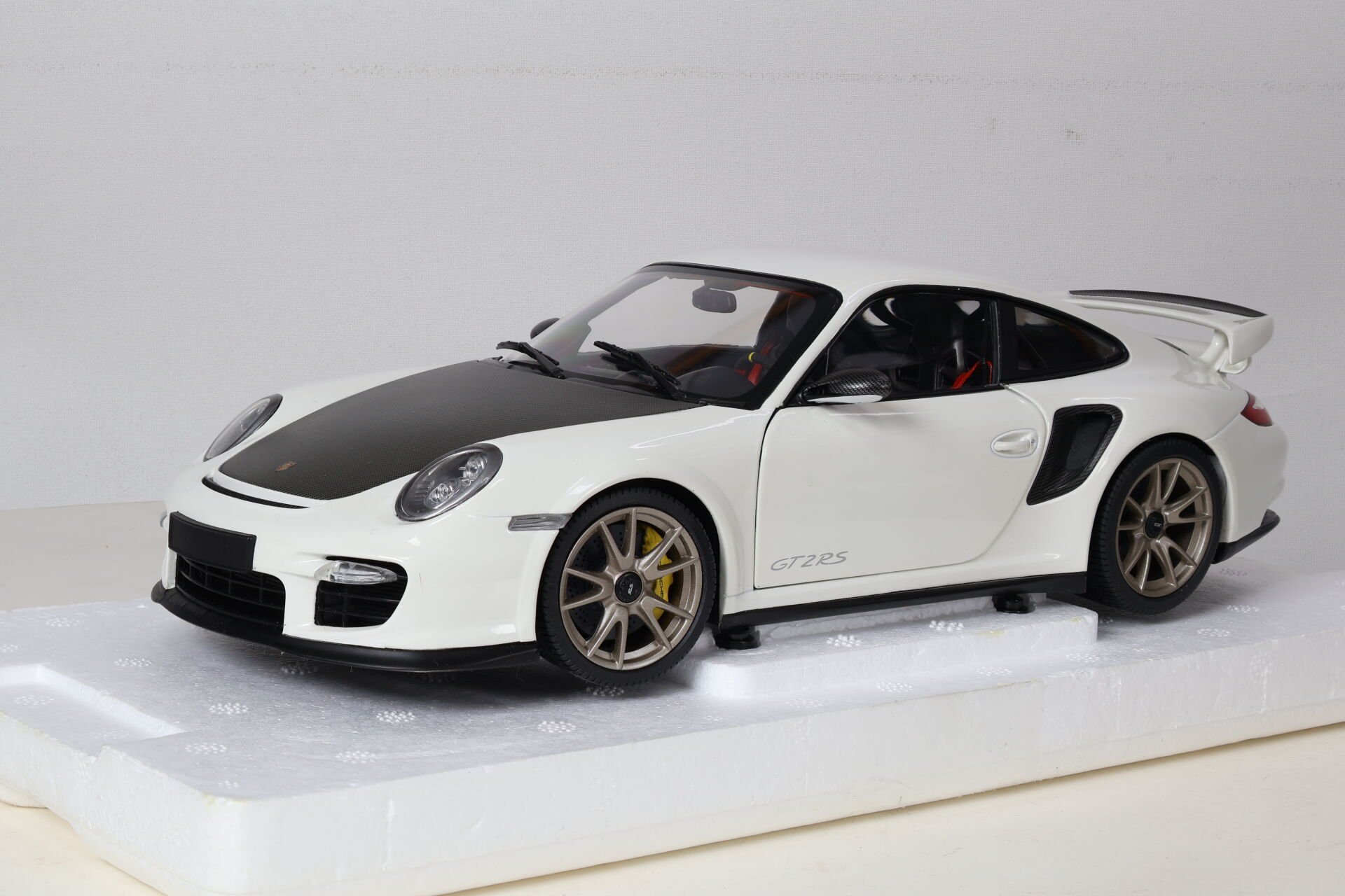 1/18 MINICHAMPS PORSCHE 911 GT2 RS - 2011 - 100069400