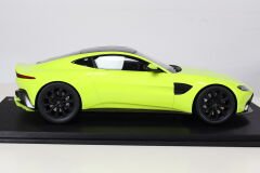 1/18 TRUESCALE TSM ASTON MARTIN VANTAGE LİME ESSENCE - TS0183