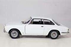 1/18 AUTOART ALFA ROMEO 1750 GTV - 70101