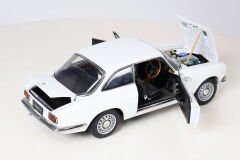 1/18 AUTOART ALFA ROMEO 1750 GTV - 70101