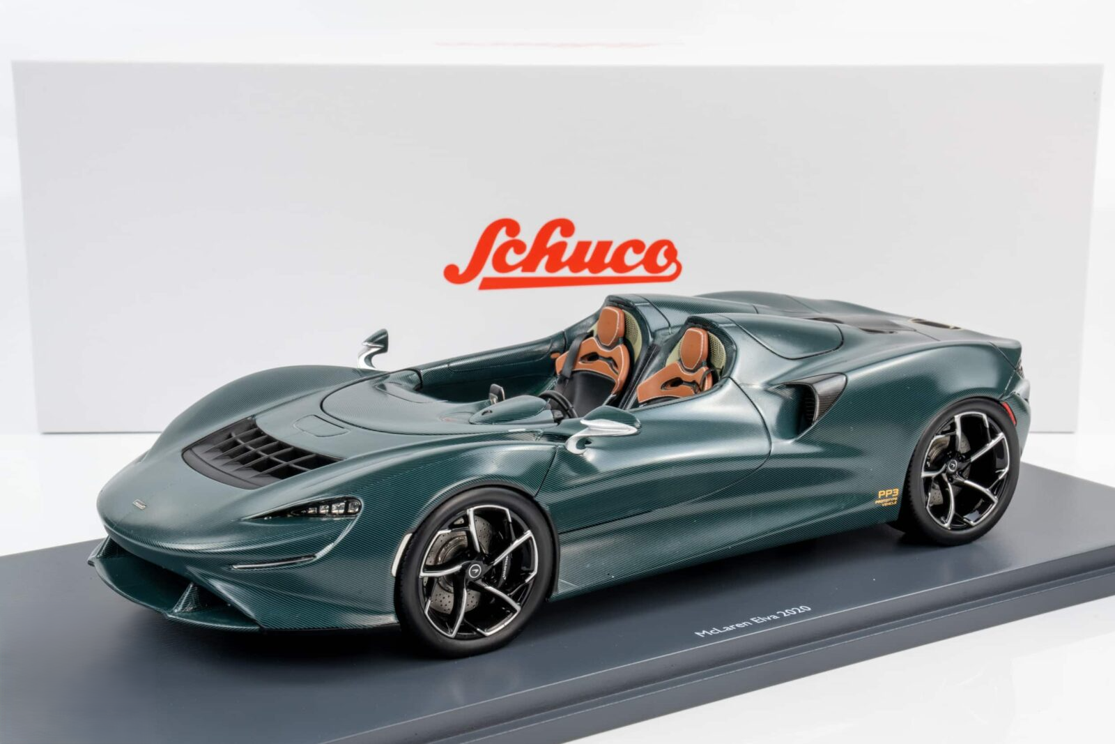 1/18 Schuco McLaren Elva Carbon Green 2020 - 18U00071