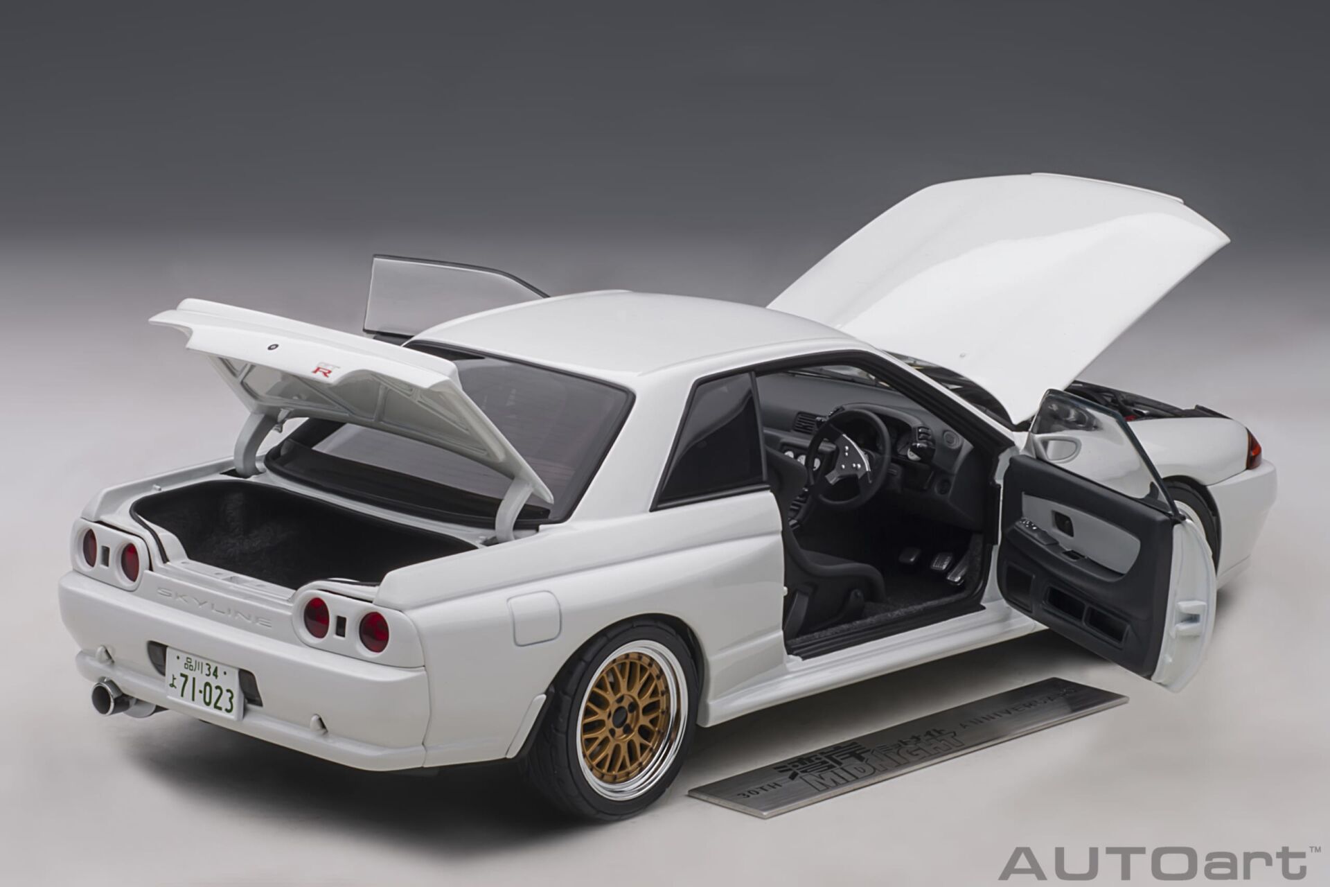1/18 AUTOART - NISSAN - SKYLINE GT-R (R32) WANGAN MIDNIGHT REINA LATE VERSION 1991
