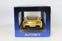 1/18 AUTOART ASTON MARTIN V12 VANTAGE S 2015 - 70252