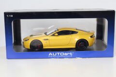 1/18 AUTOART ASTON MARTIN V12 VANTAGE S 2015 - 70252