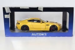 1/18 AUTOART ASTON MARTIN V12 VANTAGE S 2015 - 70252