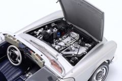 Mercedes-Benz 280 SL Pagode (W113) year 1968-71 silver 1:18 Schuco