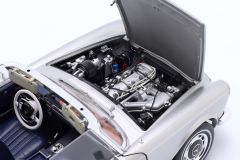 Mercedes-Benz 280 SL Pagode (W113) year 1968-71 silver 1:18 Schuco