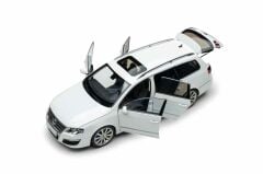 NZG Volkswagen Passat Estate R36 Wagon (White)