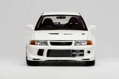 1/18 MOTORHELIX - MITSUBISHI - LANCER EVO VI GSR T.M.E. TOMMY MAKINEN EDITION 2000
