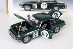 1/18 AUTOART MGB GT MK II NÜRBURGRING 86781