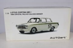 1/18 AUTOART LOTUS CORTINA MK I CRYSTAL PALACE SALOON 1964 WINNER JIM CLARK 86438