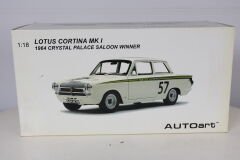 1/18 AUTOART LOTUS CORTINA MK I CRYSTAL PALACE SALOON 1964 WINNER JIM CLARK 86438