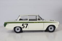 1/18 AUTOART LOTUS CORTINA MK I CRYSTAL PALACE SALOON 1964 WINNER JIM CLARK 86438