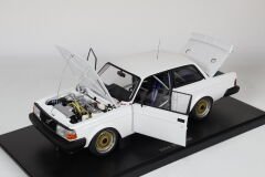 1/18 AUTOART VOLVO 240 TURBO PLAIN BODY VERSION 88690