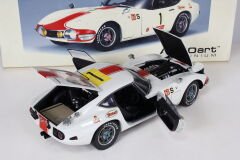 1/18 AUTOART TOYOTA 2000 GT 24 HRC FUJI 86715
