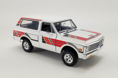 1/18 Acme Chevy K5 Blazer, White /Red - A1807705