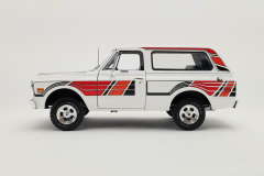 1/18 Acme Chevy K5 Blazer, White /Red - A1807705