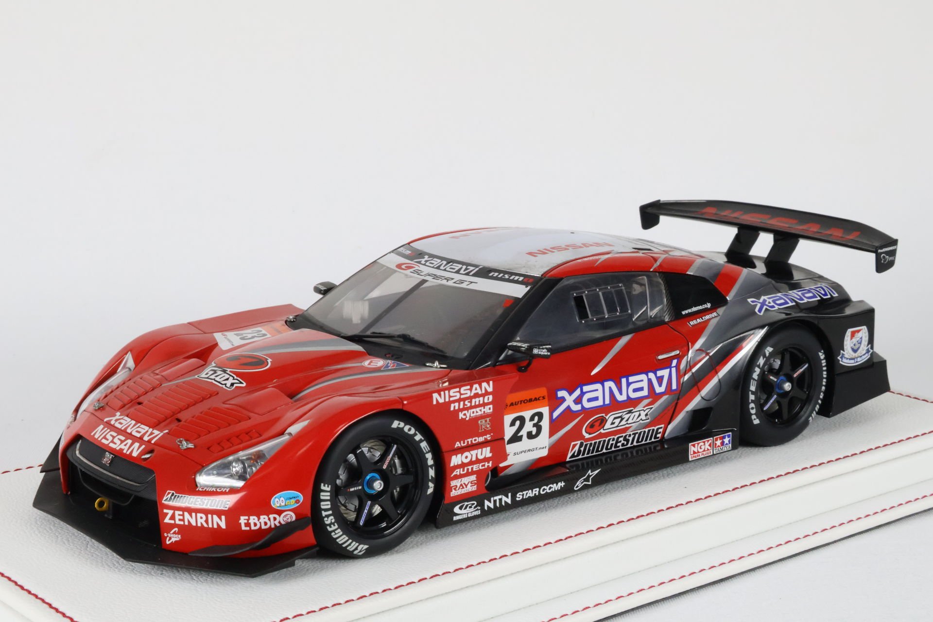 AUTOART - NISSAN - GT-R SUPER GT 2008 XANAVI NISMO
