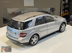 MINICHAMPS MERCEDES M-CLASS ML 350 2006