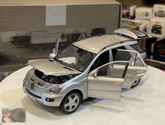 MINICHAMPS MERCEDES M-CLASS ML 350 2006