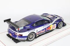 AUTOART - ASTON MARTIN - DBR9 RED BULL N 33 SILVERSTONE 2006 K.WENDLINGER - P.PETER