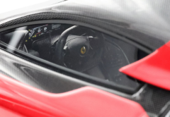 Ön Sipariş - 1/18 BBR Ferrari F80 carbon optional Rosso Supercar - bicolor wheels silver and carbon - P18253H