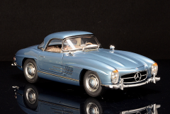 Ön Sipariş - 1/18 CMC Mercedes-Benz 300 SL, W198, Hardtop, blue - M283