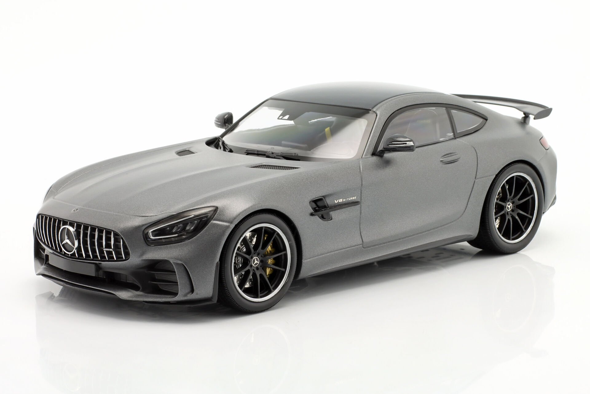 MINICHAMPS MERCEDES GT-R AMG BITURBO 2021