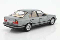 MINICHAMPS - BMW 5-SERIES 535i (E34) 1988