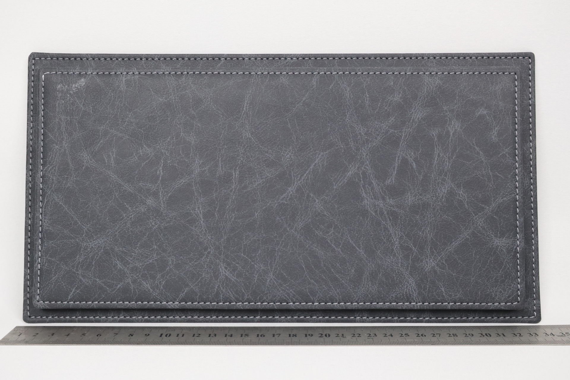 LYRD BOX - 1:18 ÖLÇEK - MERMER GRİSİ SERGİLEME STANDI - (GRİ DİKİŞ) LY132