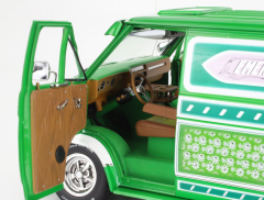1/18 ACME-MODELS - CHEVROLET - G-SERIES VAN EMERALD EXPRESS 1970