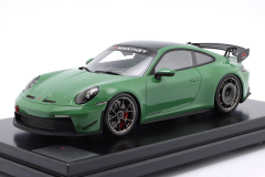 Ön Sipariş - 1/12 SPARK Porsche 911 GT3 (992) Manthey Kit 2024 auratium green - WAP0233020TGT3