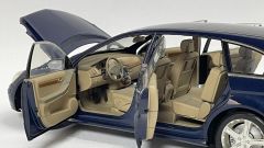MINICHAMPS - MERCEDES BENZ - R-CLASS 2005