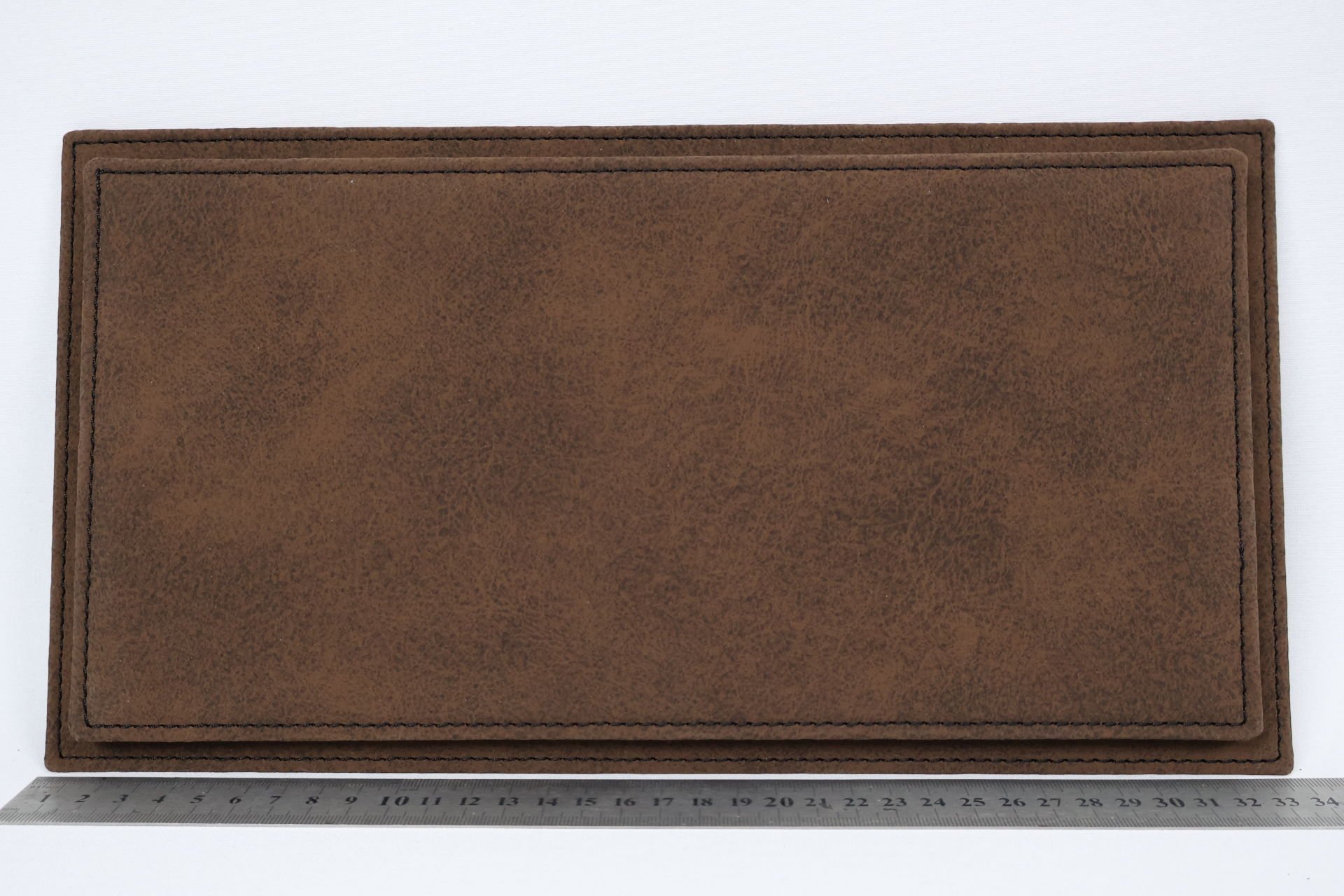 LYRD BOX - 1:18 ÖLÇEK - NUBUK BULUT KAHVE SERGİLEME STANDI - (SİYAH DİKİŞ) LY137