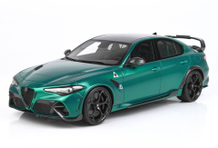 Alfa Romeo Giulia GTAM Verde Montreal black seat belts black brakes