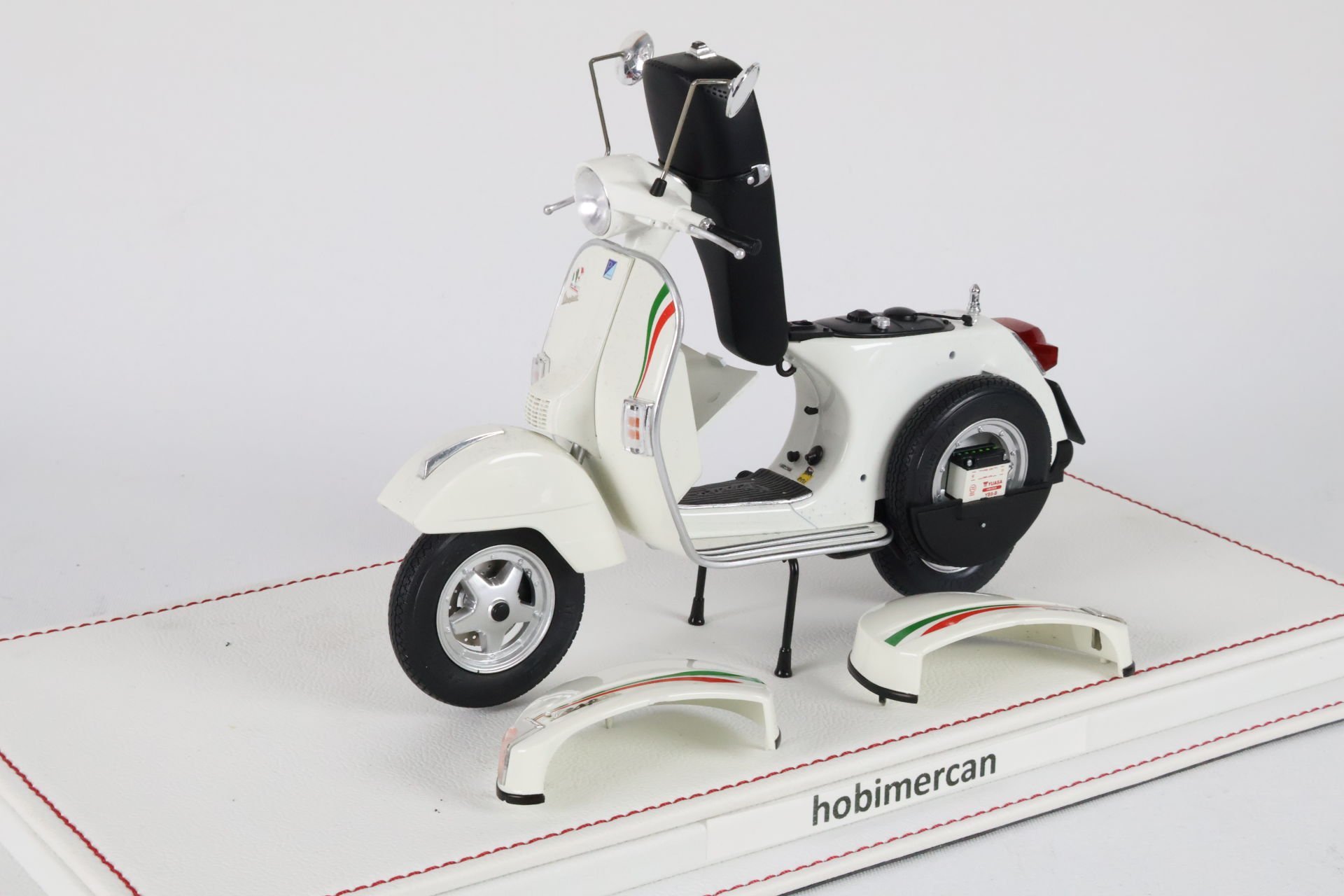 KUTUSUZ - SCHUCO - PIAGGIO - VESPA 150 PX 150th ANNIVERSARIO UNITA' D'ITALIA 2011