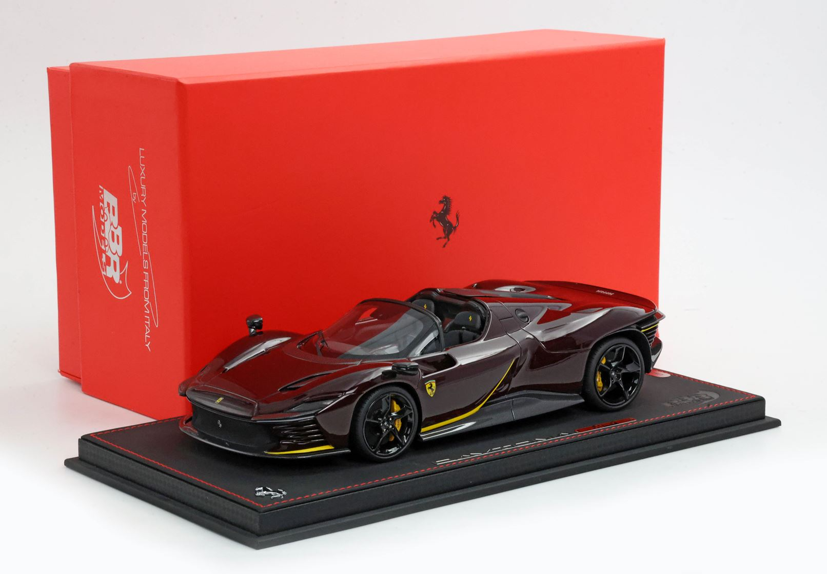 1/18 BBR Ferrari SP3 Daytona open roof ROSSO RUBINO - P18214TMM