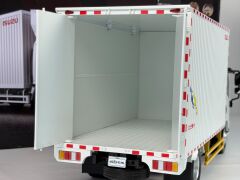 1/18 PAUDI  ISUZU Yifang EC7 Box Truck – White – Model Truck