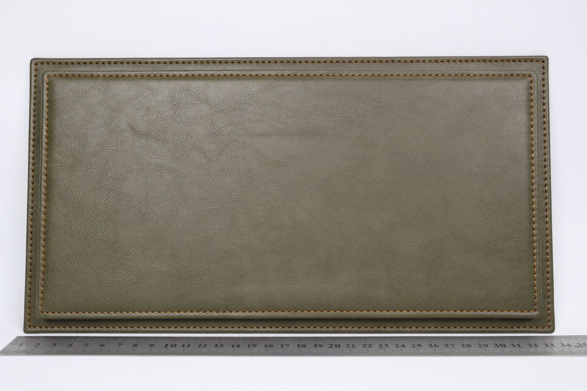 LYRD BOX - 1:18 ÖLÇEK - ZEYTİN YEŞİLİ SERGİLEME STANDI - (BAKIR DİKİŞ) LY142