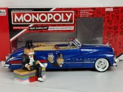 1/18 AUTOWORLD - CADILLAC - SERIES 62 CABRIOLET OPEN 1947 WITH Mr. MONOPOLY FIGURE