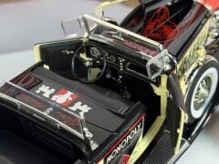 1/18 AUTOWORLD - CADILLAC - V16 SPORT PHEATON CABRIOLET OPEN Mr. MONOPOLI 1932